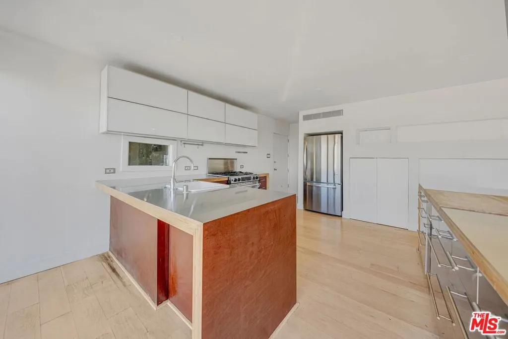 1642 Silverwood Terrace, Los Angeles, California 90026 home-pic-21